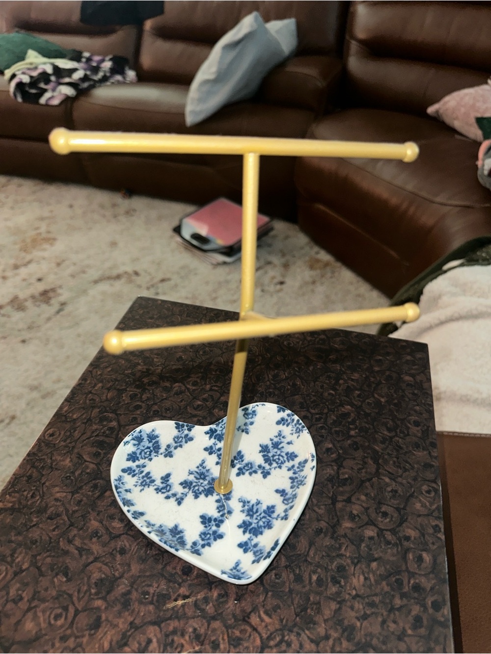 Heart Dish Jewelry Stand in Blue and White with Gold T-Bar